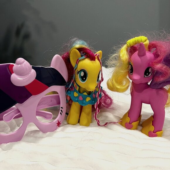 Hasbro My Little Pony Figures and Mask - Picture 2 of 6